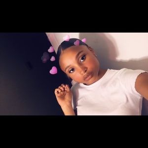 Meet your Posher, Anaya